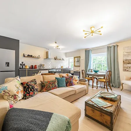 Charming Two Bedroom Maisonette Bath Exterior photo