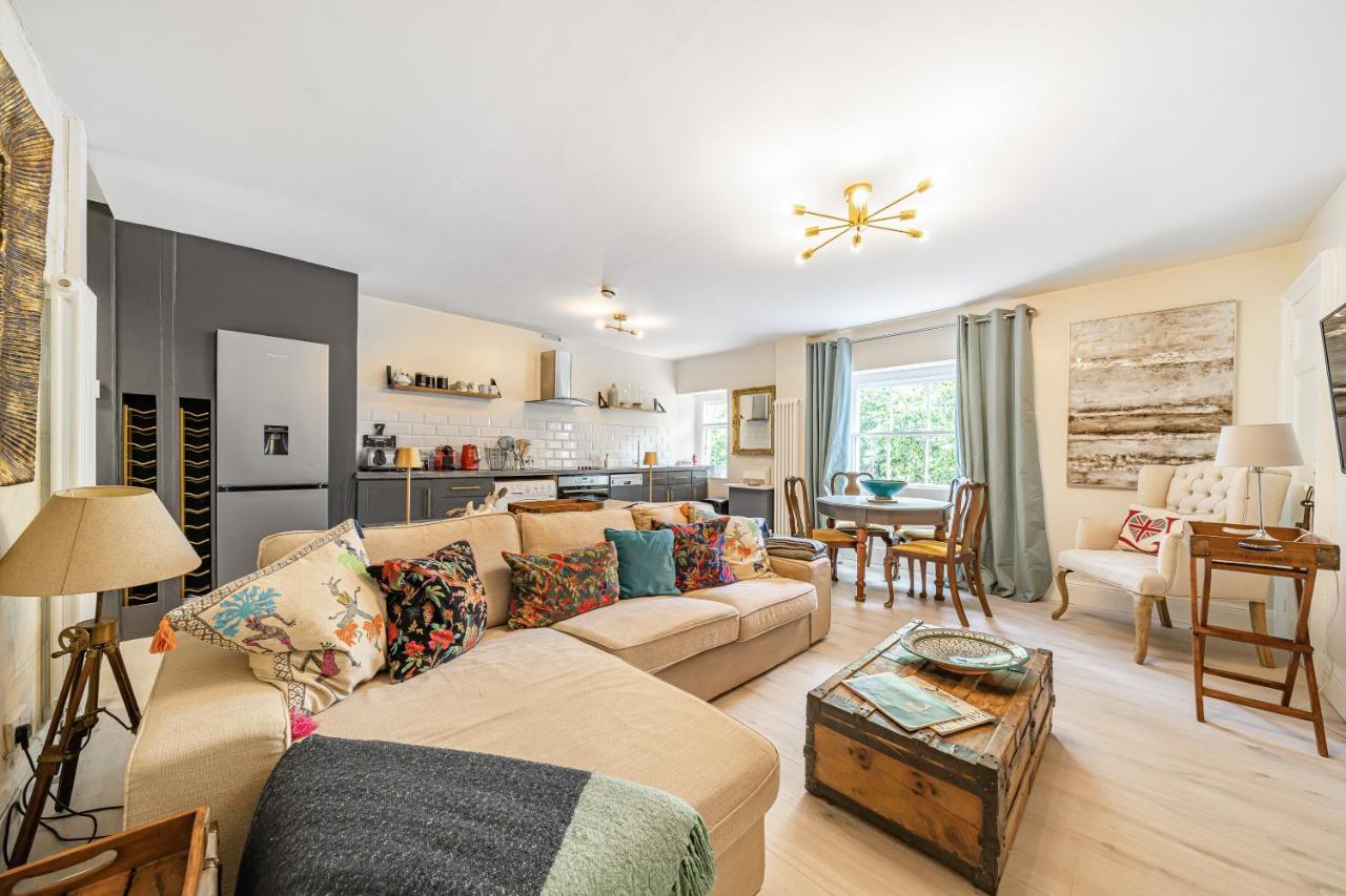 Charming Two Bedroom Maisonette Bath